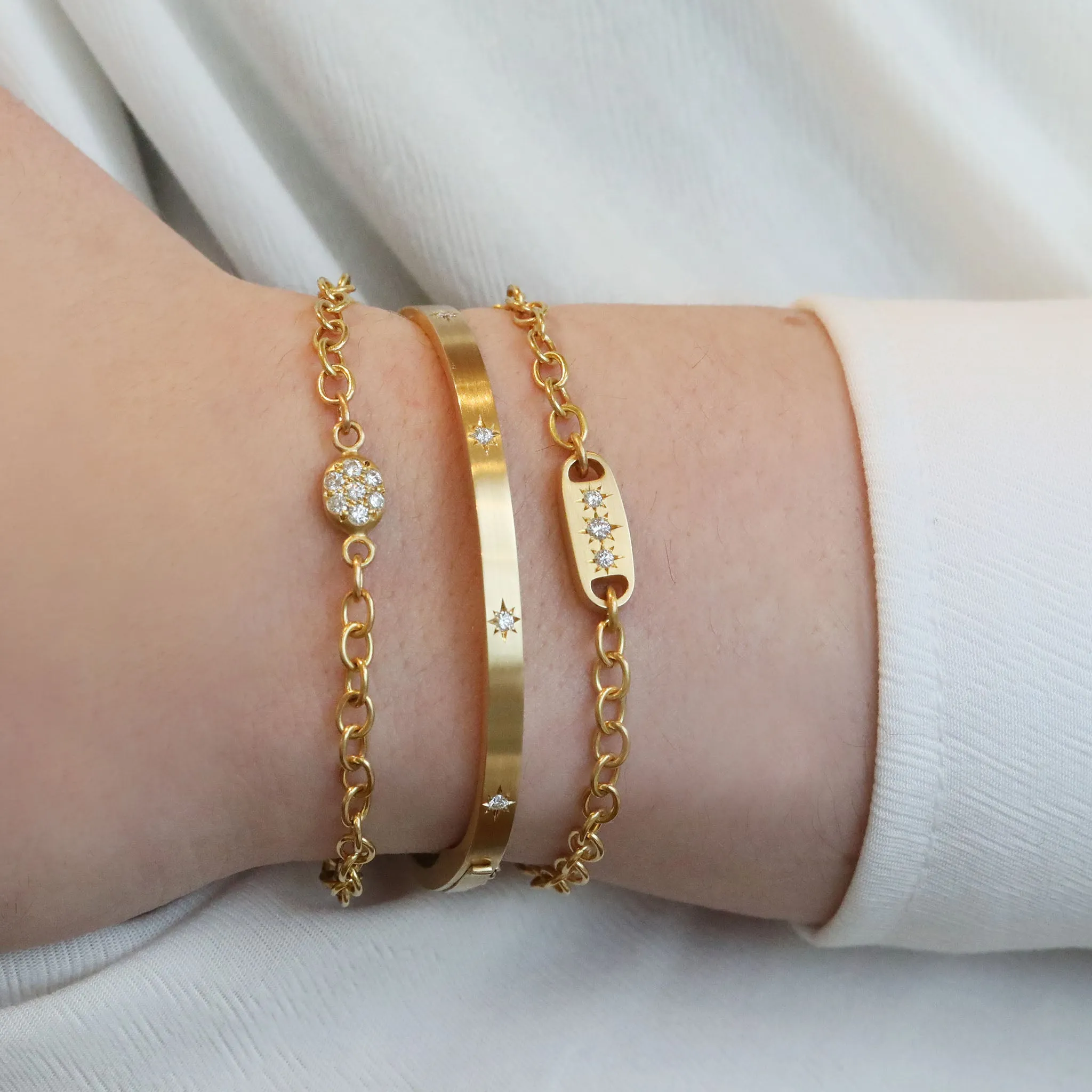 18K Gold and Star-Set Diamond Oval Hinged Bracelet