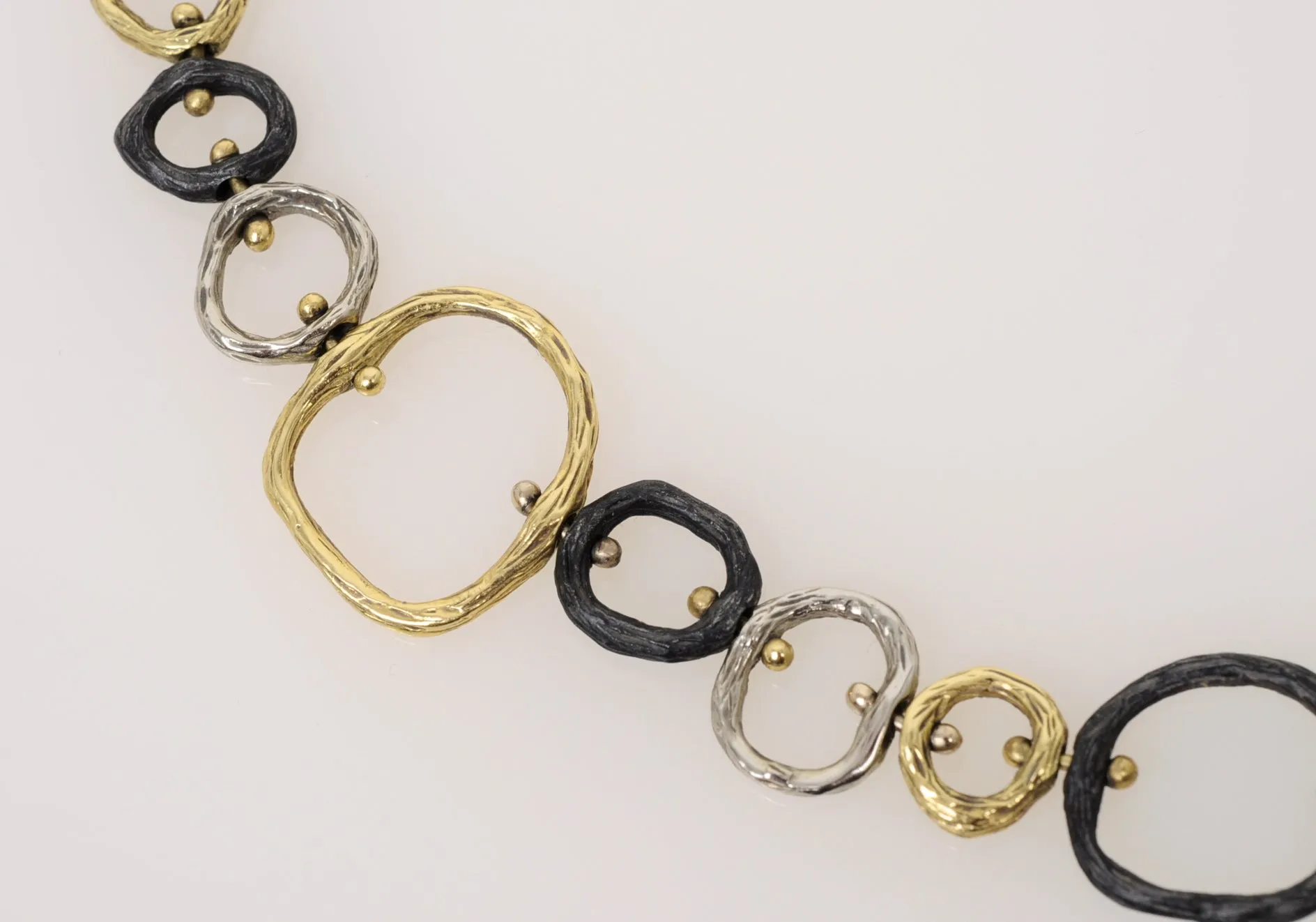 18K Gold Sarah Graham Pebble Large Link Necklace