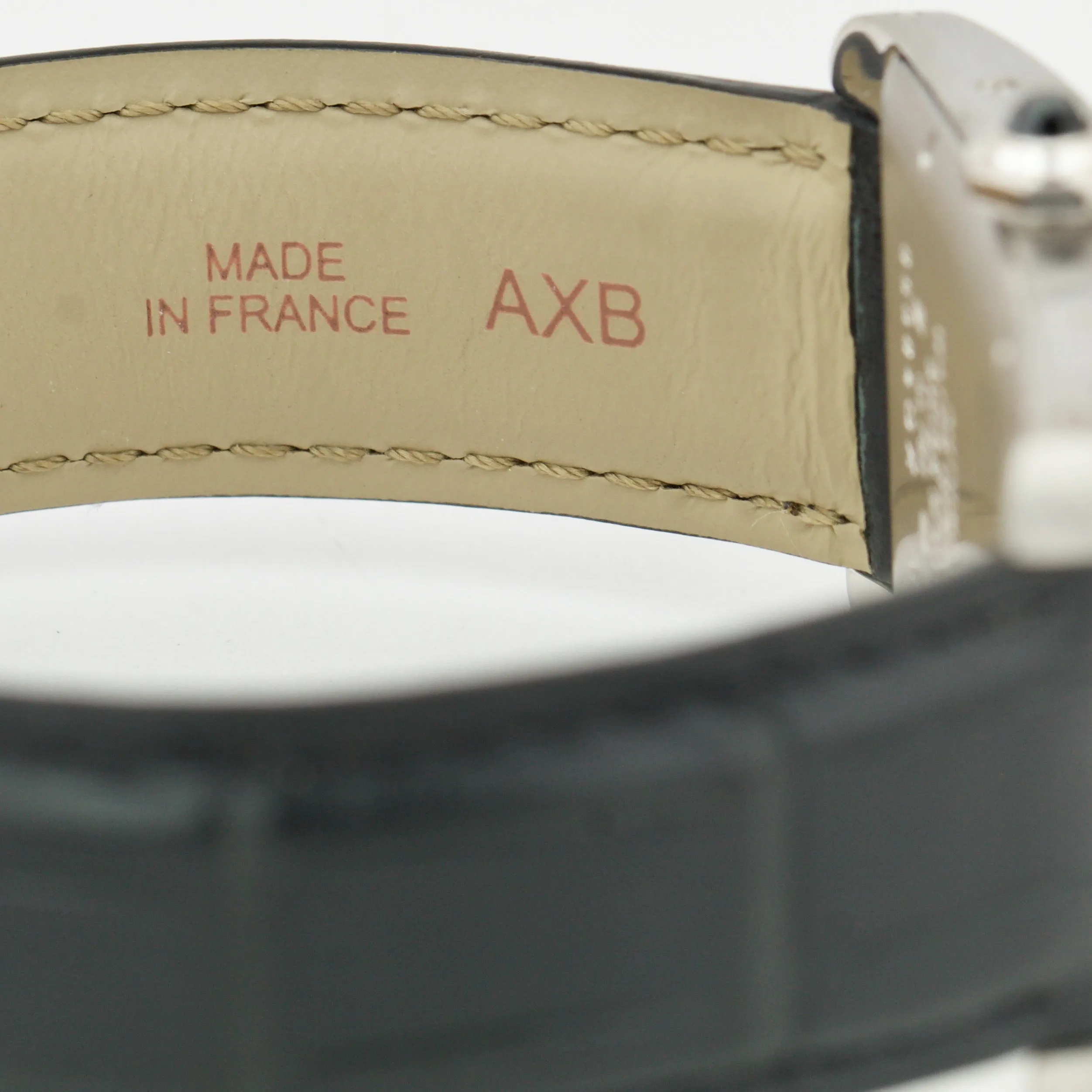 Cartier Tank Americaine 18k White Gold 26X45mm White Dial Leather 1741 Watch