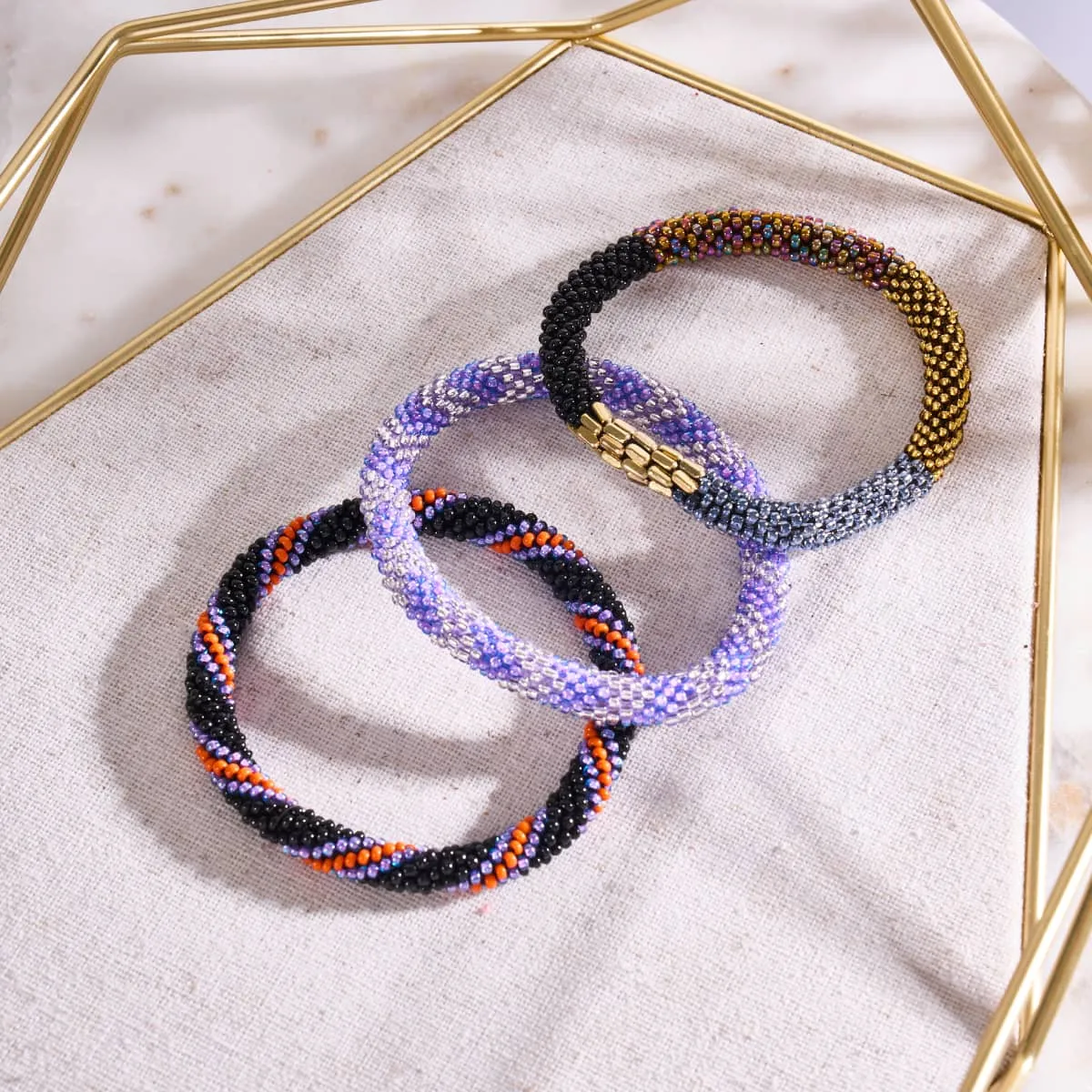 Eyes Wide Shut | Himalayan Glass Bead Bracelet