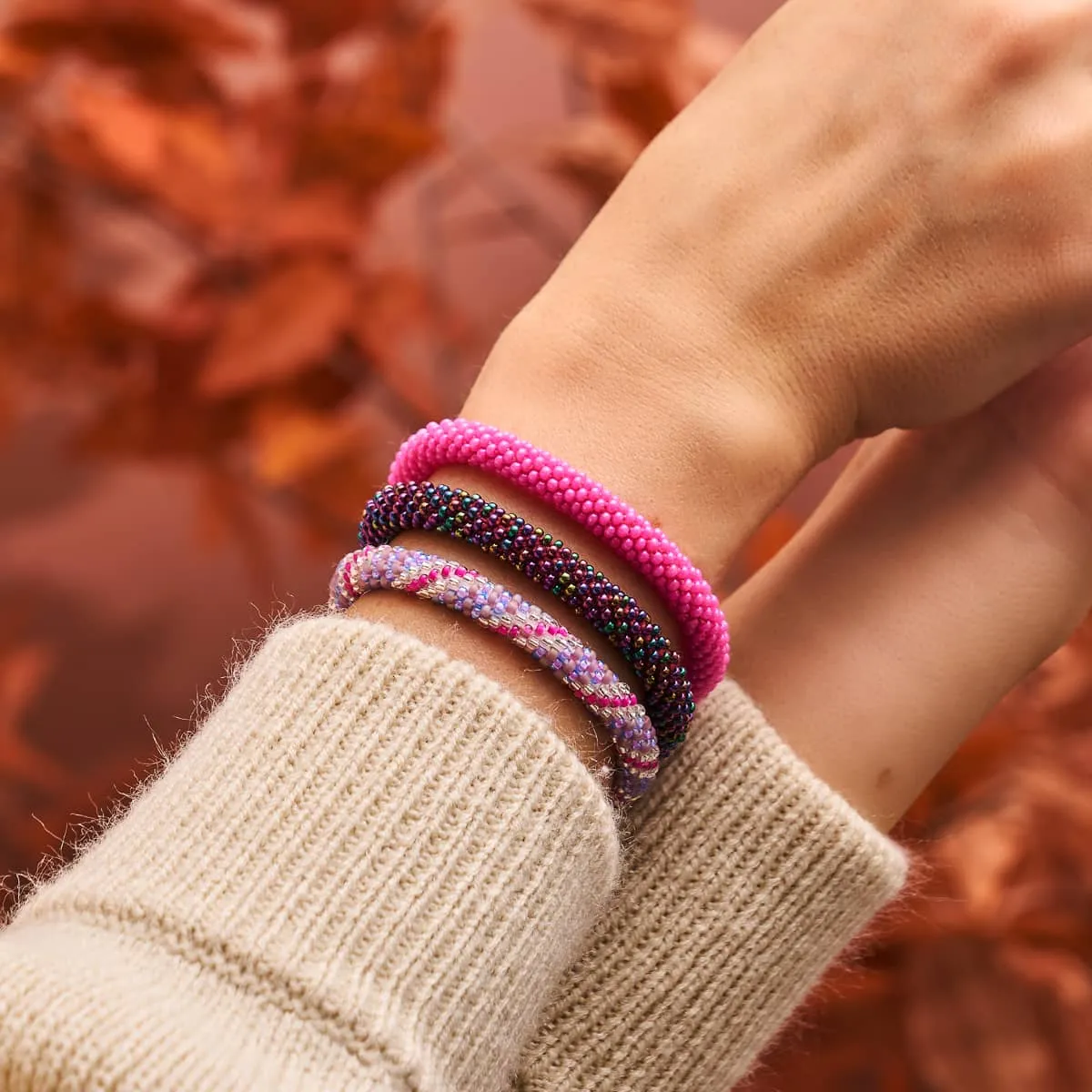 Hot Pink | Himalayan Glass Bead Bracelet