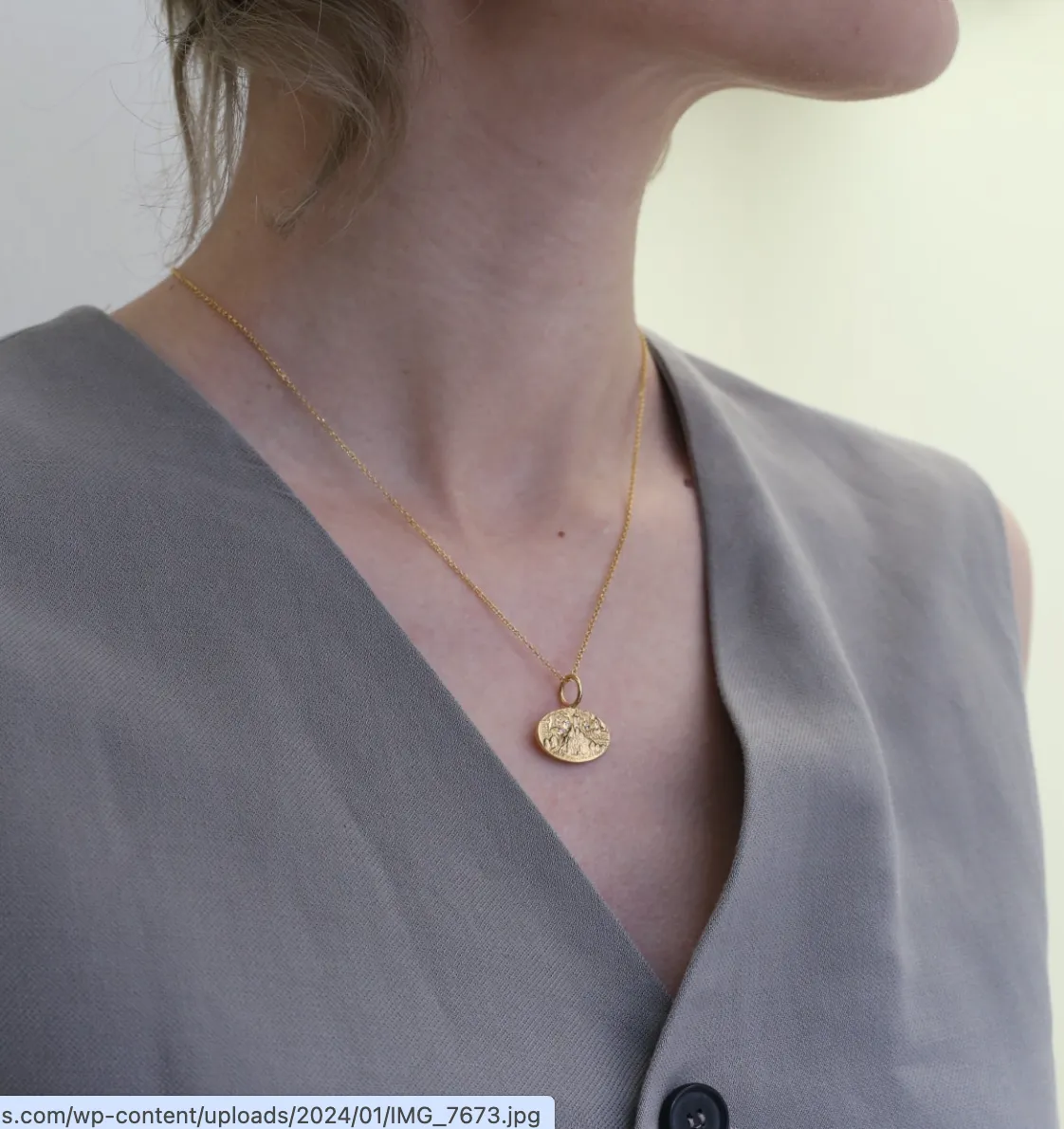 Minoas Sealstone Thin Chain Gold