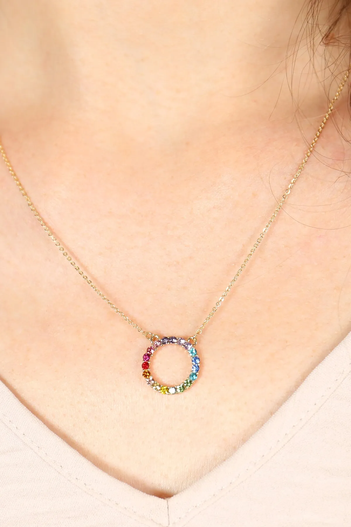 RAINBOW ROUND CUTOUT CHAIN NECKLACE