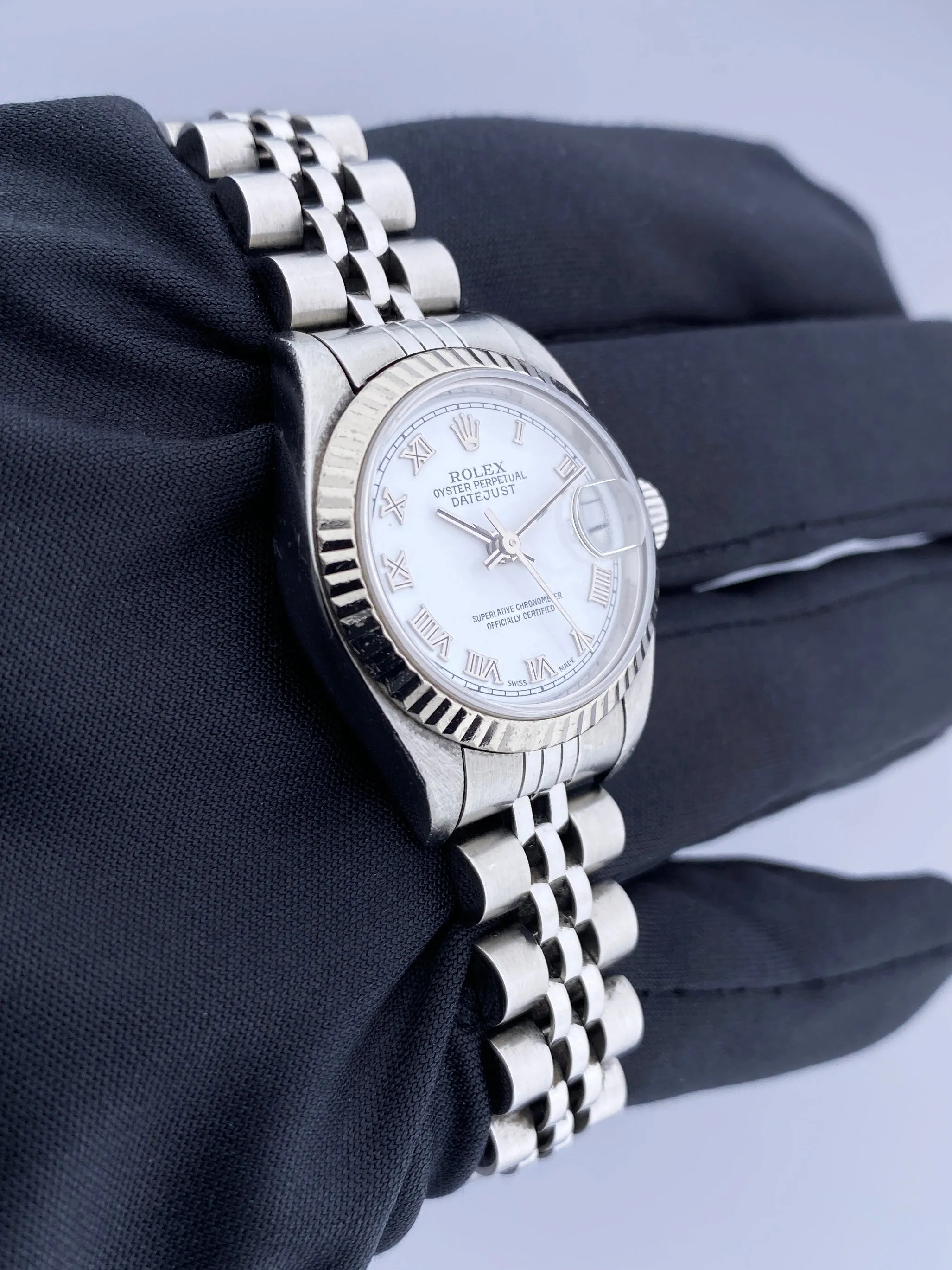 Rolex Datejust 79174 Ladies Watch W/Service Card