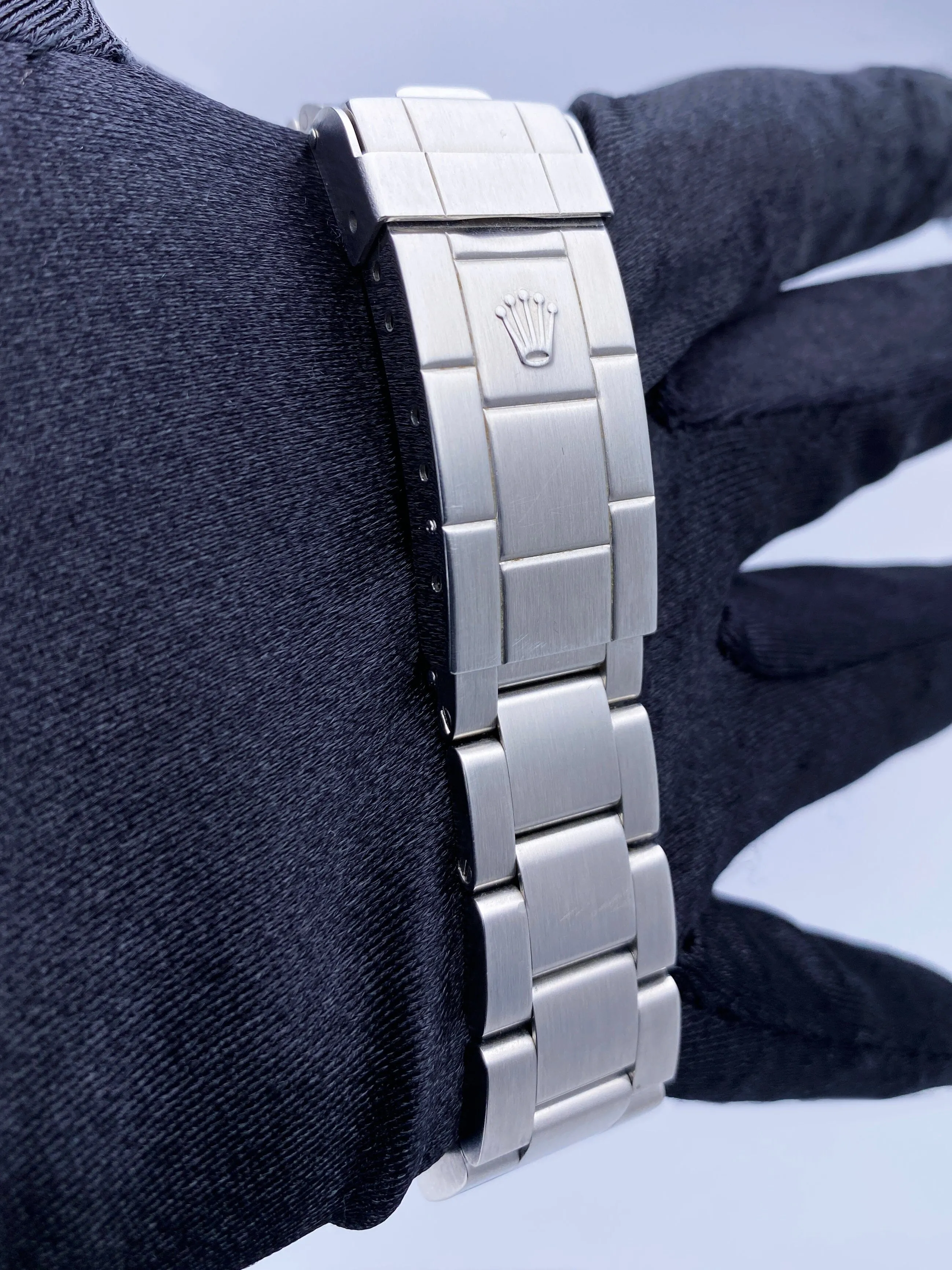 Rolex Submariner Date 16610 Mens Watch Box Papers