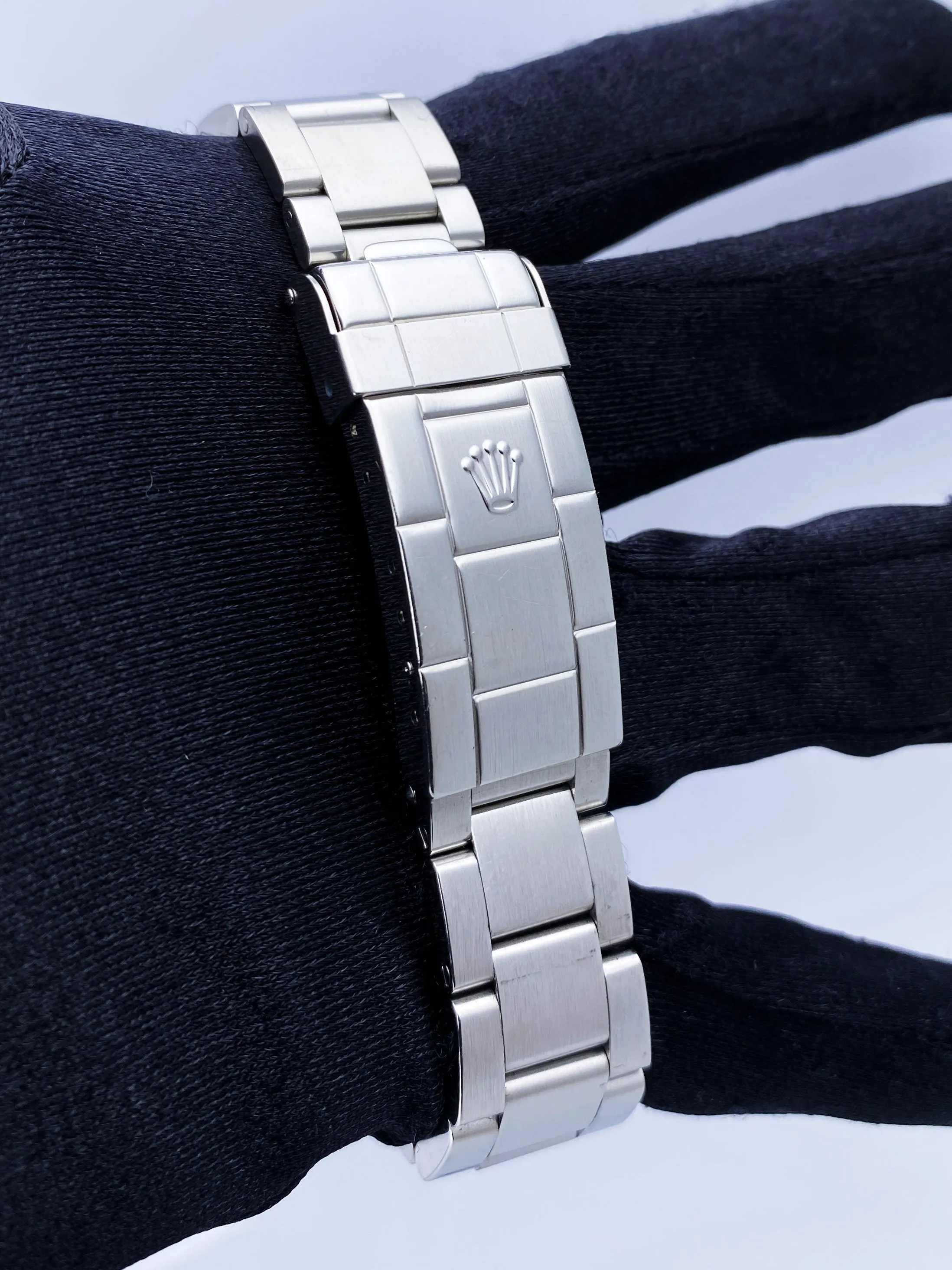 Rolex Submariner Date 16610 Mens Watch Box Papers
