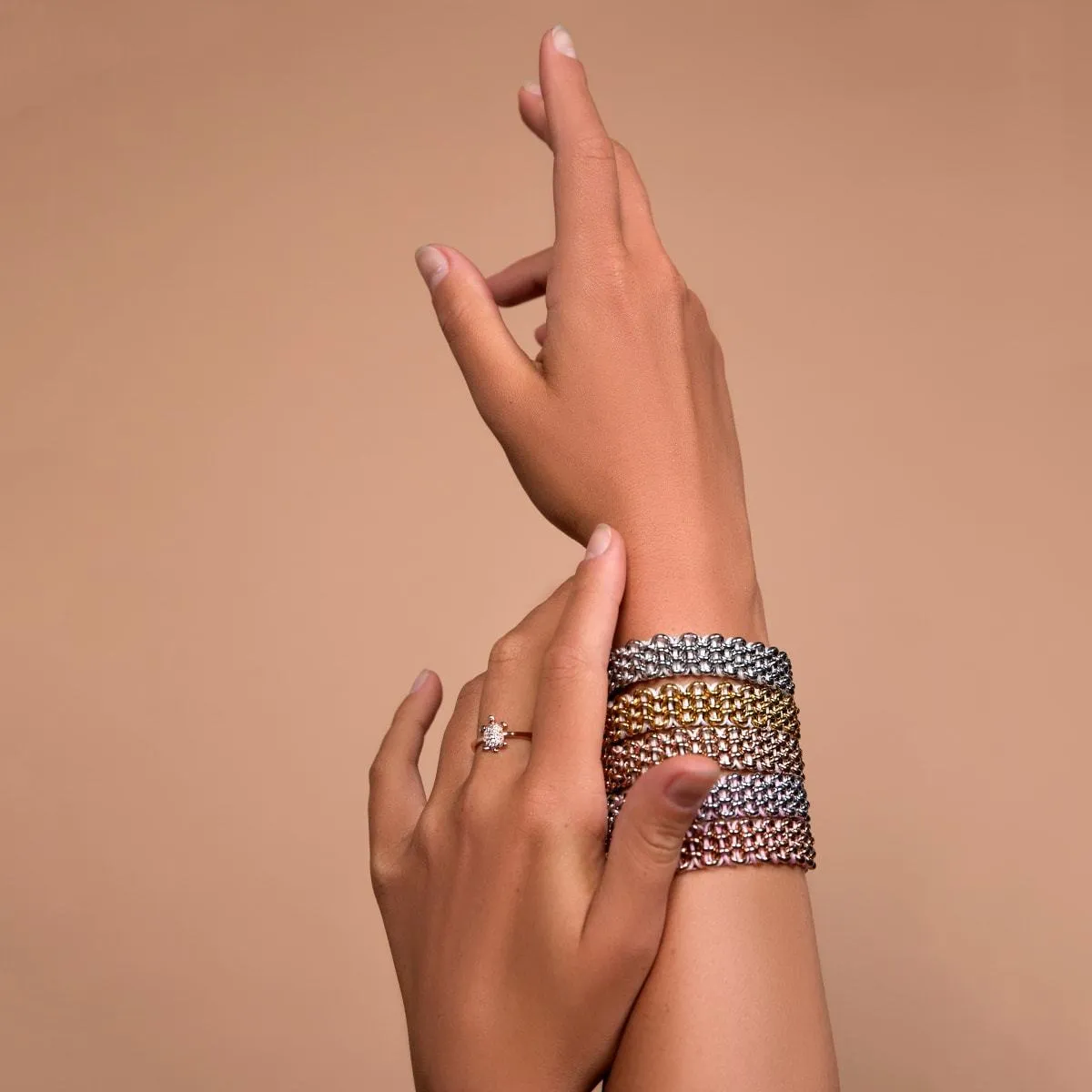 Supreme Kismet Links Bracelet | Gold | White