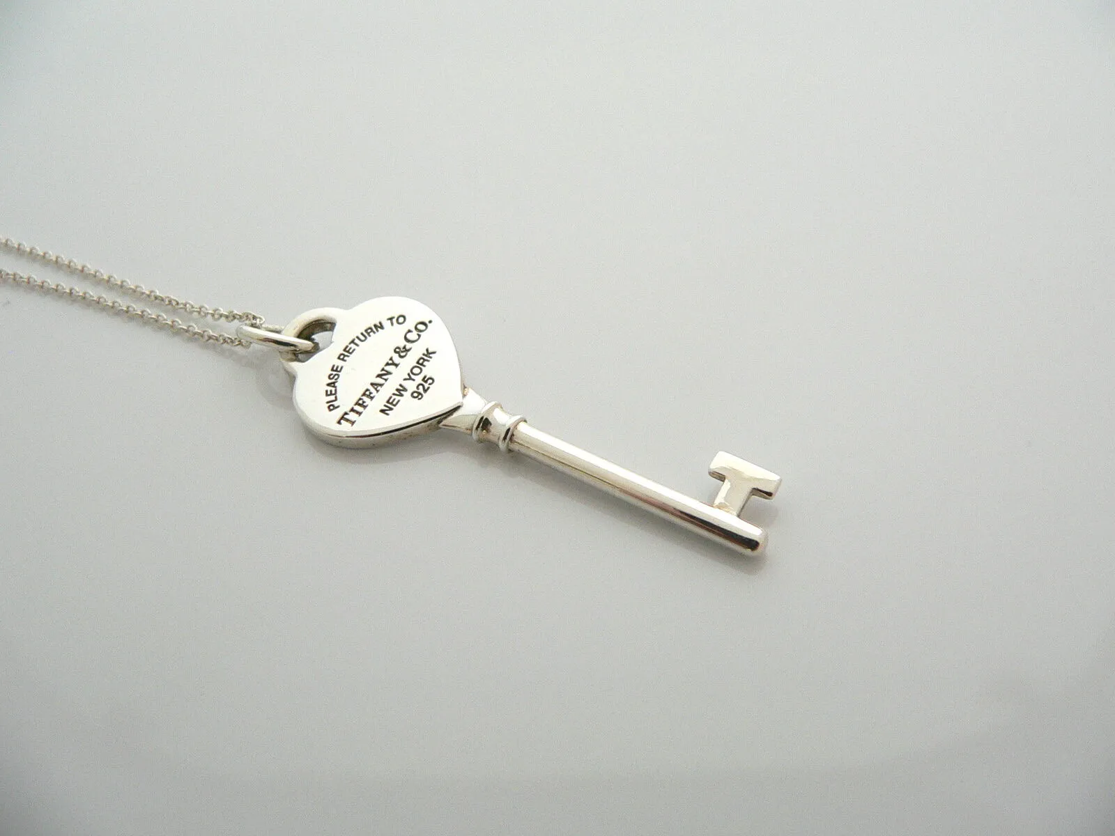 Tiffany Co Silver Return to Tiffany Heart Key Necklace Pendant 20 Inch Chain Gift