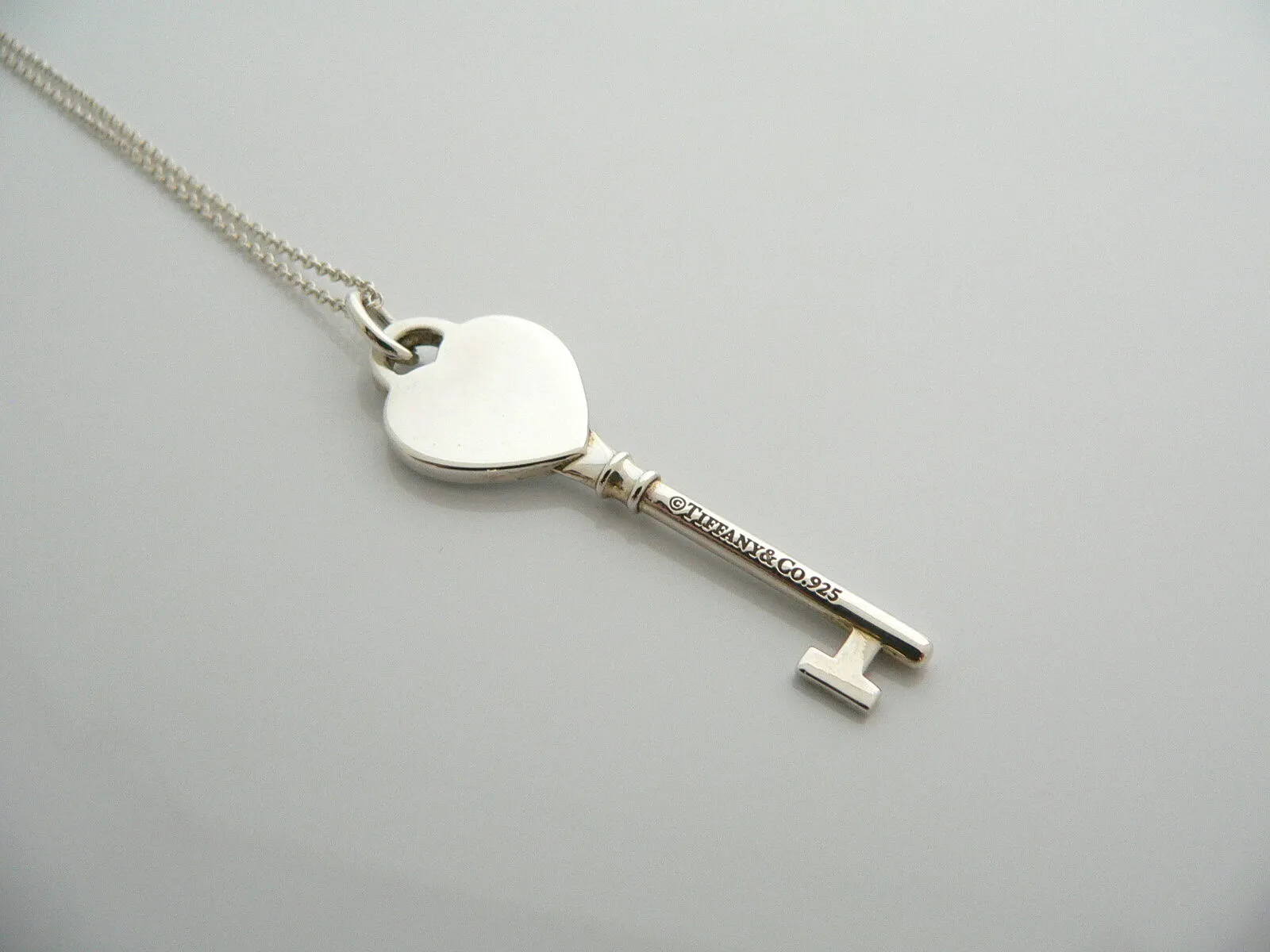 Tiffany Co Silver Return to Tiffany Heart Key Necklace Pendant 20 Inch Chain Gift