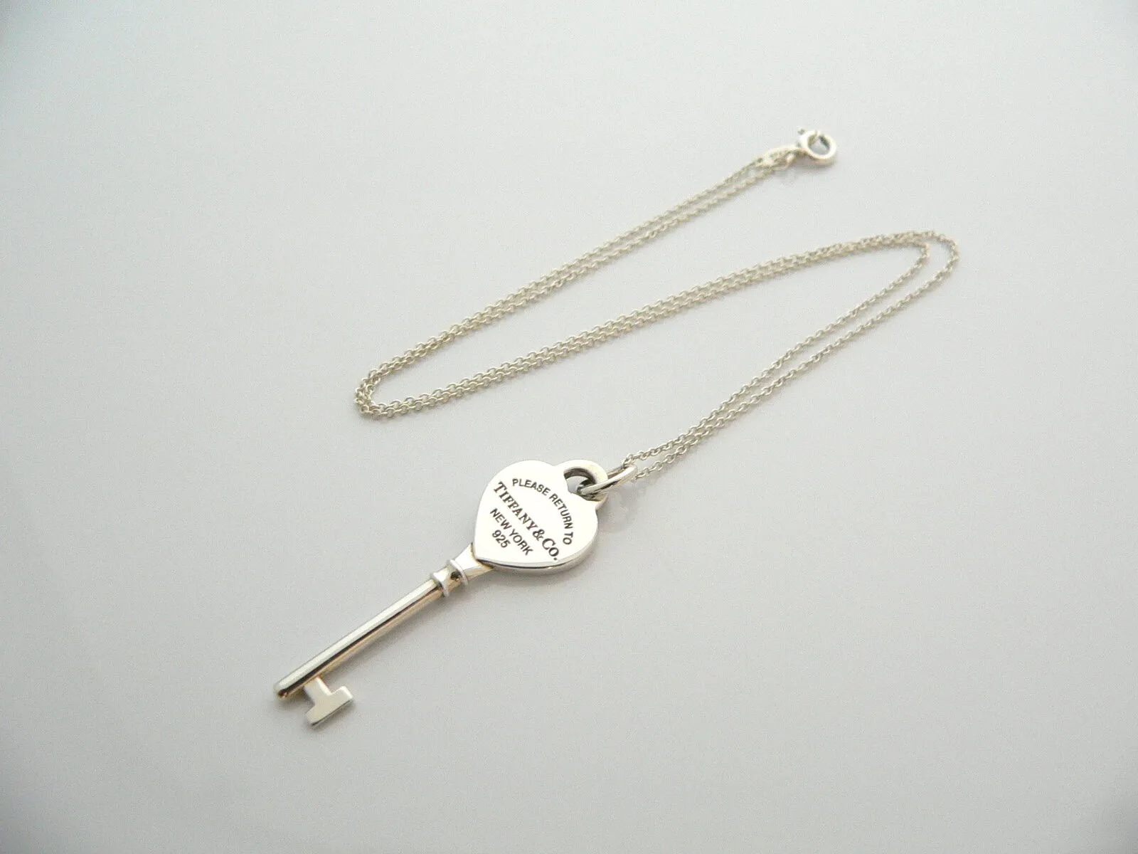 Tiffany Co Silver Return to Tiffany Heart Key Necklace Pendant 20 Inch Chain Gift