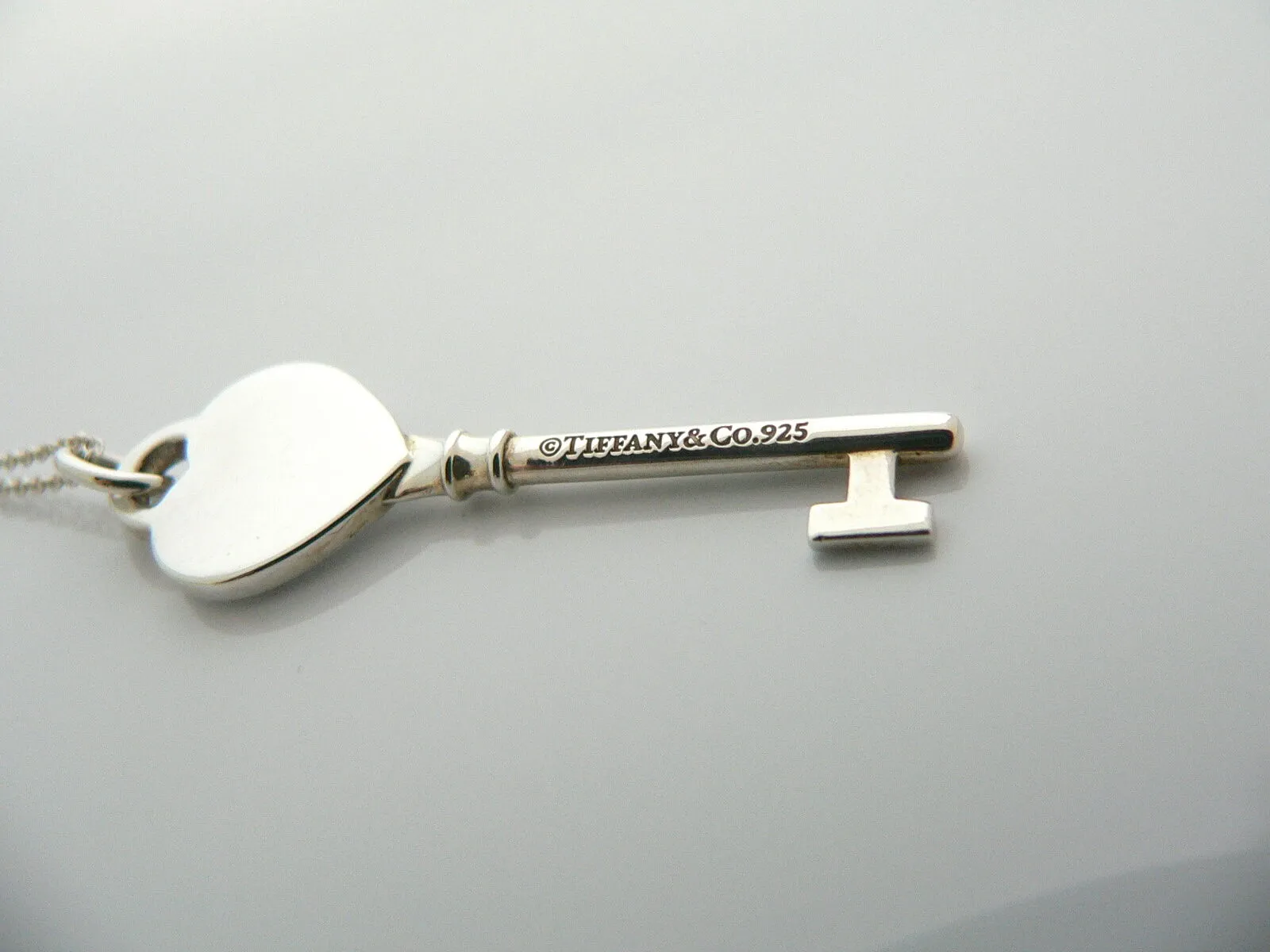 Tiffany Co Silver Return to Tiffany Heart Key Necklace Pendant 20 Inch Chain Gift