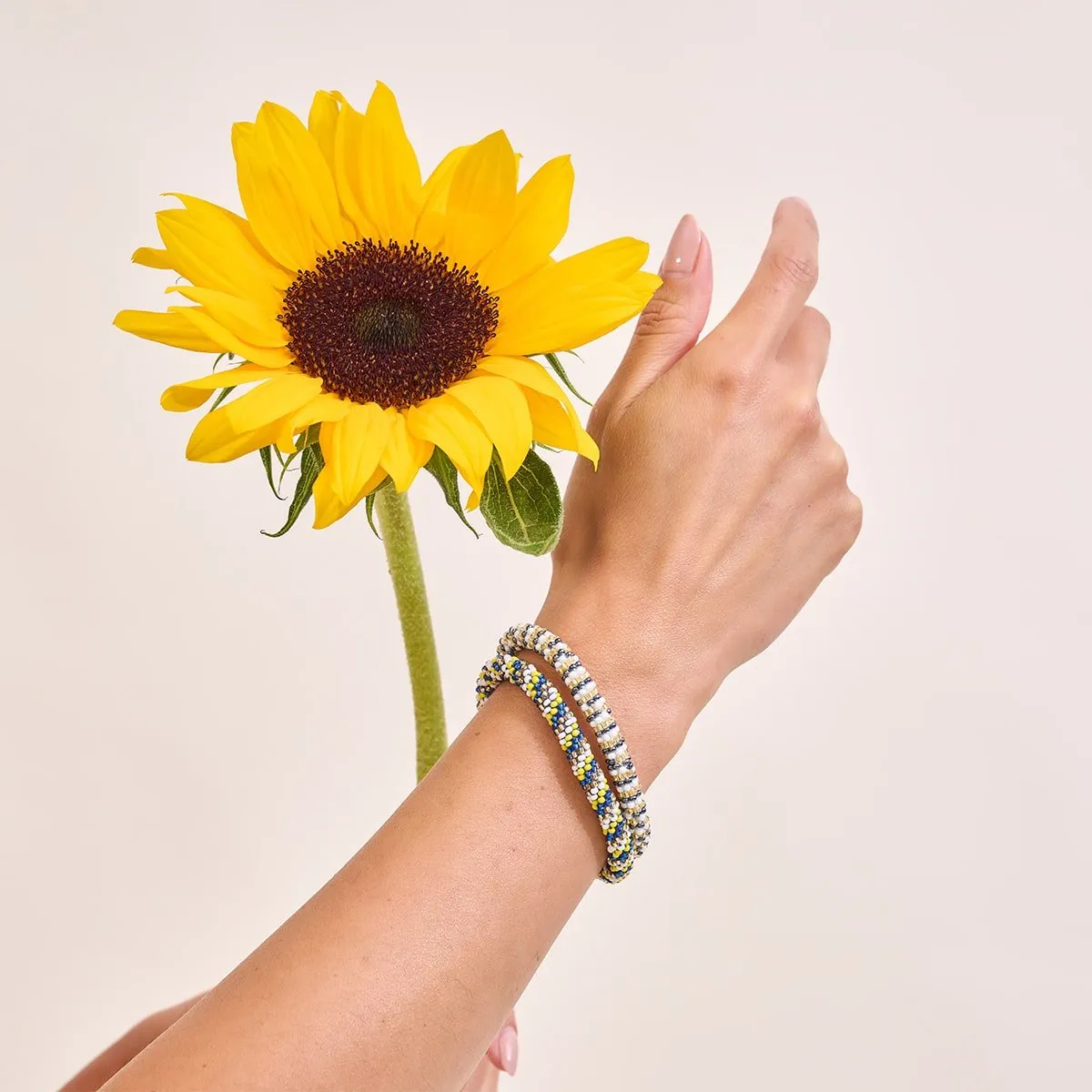 Trident | Himalayan Glass Bead Bracelet